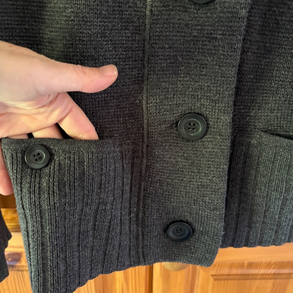 JCrew 100% Merino Wool Cardigan Sweater Women’s XS Charcoal Grey Heavy Knit EUC - Picture 4 of 6